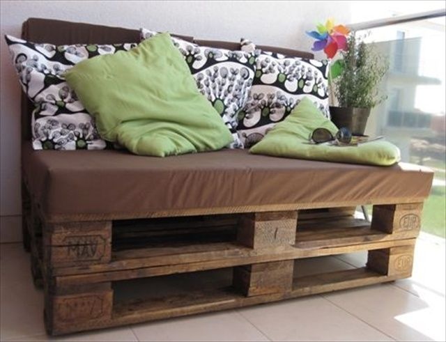 pallet-sofa (1)