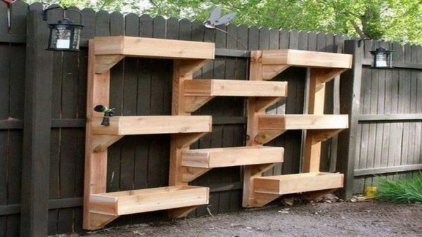 The-Wooden-Wall-Planter-600x337