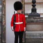 Buckingham-palace-guard-11279634947G5ru