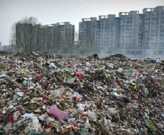 Vai kādreiz esat aizdomājušies, kur patiesībā nonāk sašķirotie atkritumi? Neticēsi, kur tie nonāk!
