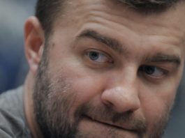 Ekstrasensu Cīņu Aizsācējs Un Šova Vadītājs Mihails Porečenkovs Beidzot Atklāj, Ka Visa Pārraide Ir Iestudēta!