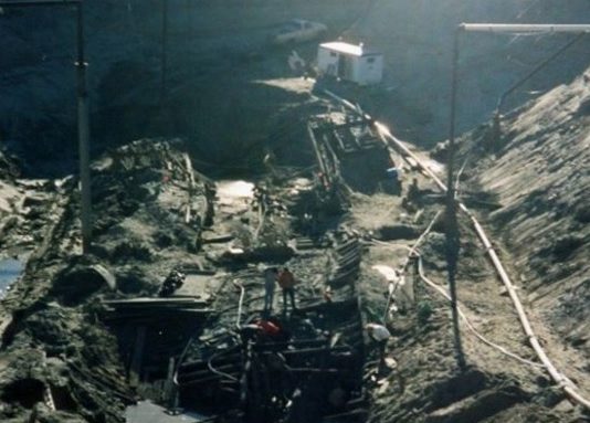 Viņa Ceļa Malā Atklāja Paliekas No 150 Gadu Veca Tvaikoņa, Bet Tas, Ko Viņi Tajās Atrada – Kas Neticams!