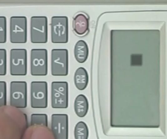 Par Šo Interesanto Triku Zina Tikai 1% Pasaules Iedzīvotāju – Vai Tu Vari Iedomāties, Kas Ir Paslēpts Katrā Kalkulatorā?