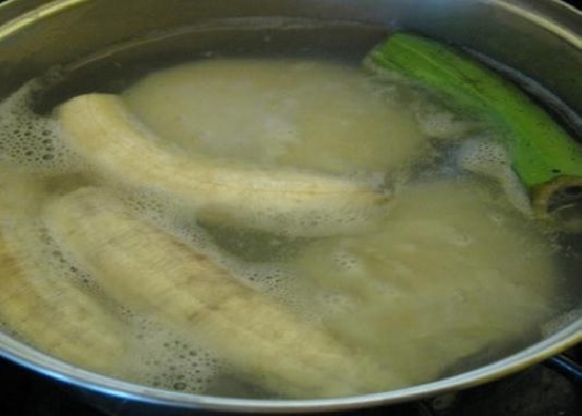 Šī Sieviete Tieši Pirms Gulētiešanas Paņēma Un Uzvārija Banānus – Pēc Tam Iegūto Izdzērusi – Lūk, Kas Notika Tālāk