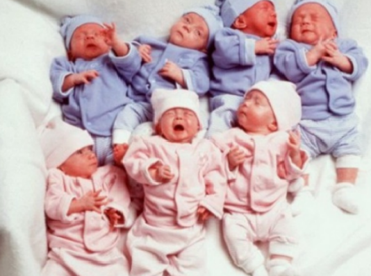 Pasaulē vienīgie septiņīši svin savu 18 gadu jubileju. Redz, kā viņi izskatās tagad!