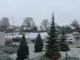 Latviju pāršalc pirmais sniegs – Cilvēki Vidzemē pārsteigti no redzētā