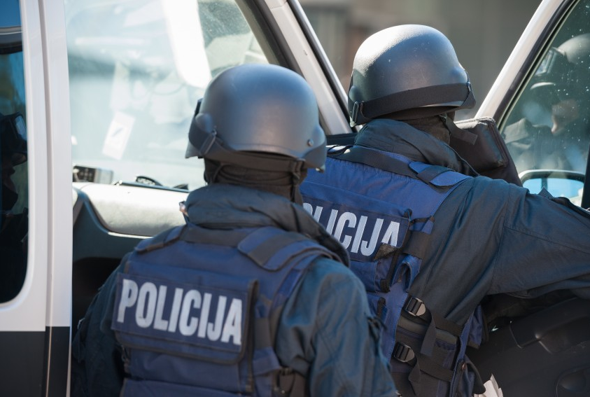 Valsts policija Vidzemē atgūst finanšu platformā ieguldītos naudas līdzekļus