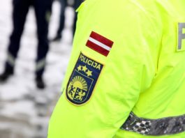 Esiet ļoti uzmanīgi! Jūrmalā krāpnieki uzdodoties par policistiem no pensionāres izkrāpuši 5000 Eiro!