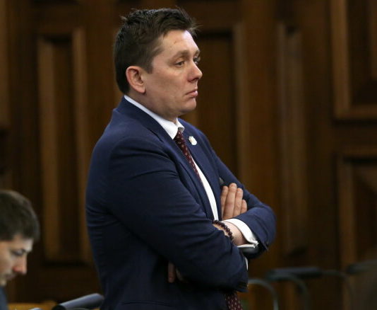 Šodien gaismā nākušas nepatīkamas ziņas par Artusu Kaimiņu. Redz, kas ar viņu noticis