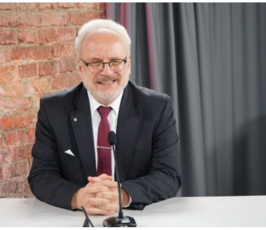 Atklājies, ka prezidents uzkrājis vairāk nekā 436 000 Eiro, bet finanšu instrumentos ieguldījis gandrīz miljonu Eiro!