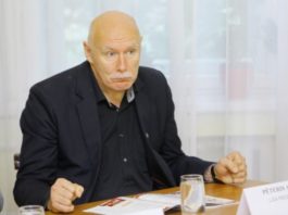 “Es nezinu, kāda velna pēc valdība “drāž” Latvijas iedzīvotājus!” – Apinis skarbi izsakās par Valdību!