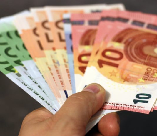 Apsver reālu iespēju cilvēkiem sākt maksāt par potēšanos