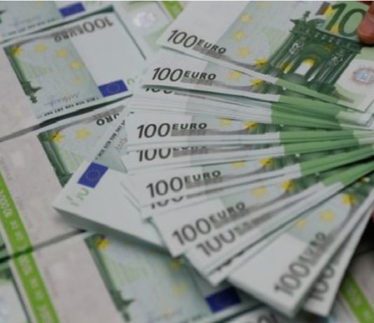 “Tā ir ņirgāšanās par tautu!” Pēkšņi paziņo, ka liela daļa iedzīvotāju nemaz nesaņems solīto naudas atbalstu!