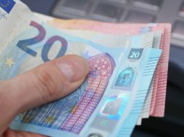 Iedzīvotājiem Tiks izmaksāts vēl viens pabalsts, taču ne visiem! Lūk, kuriem to piešķirs!